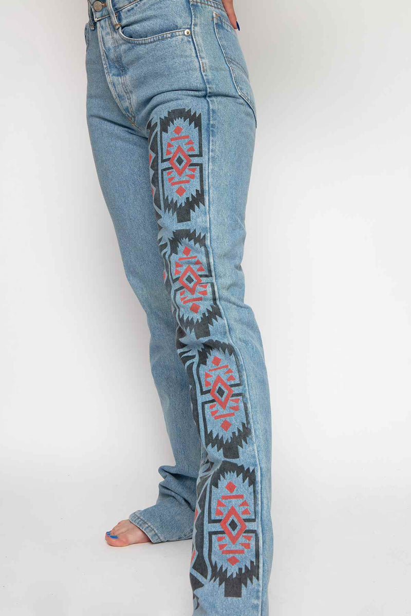 Pernera de un jeans tipo indígena para mujer